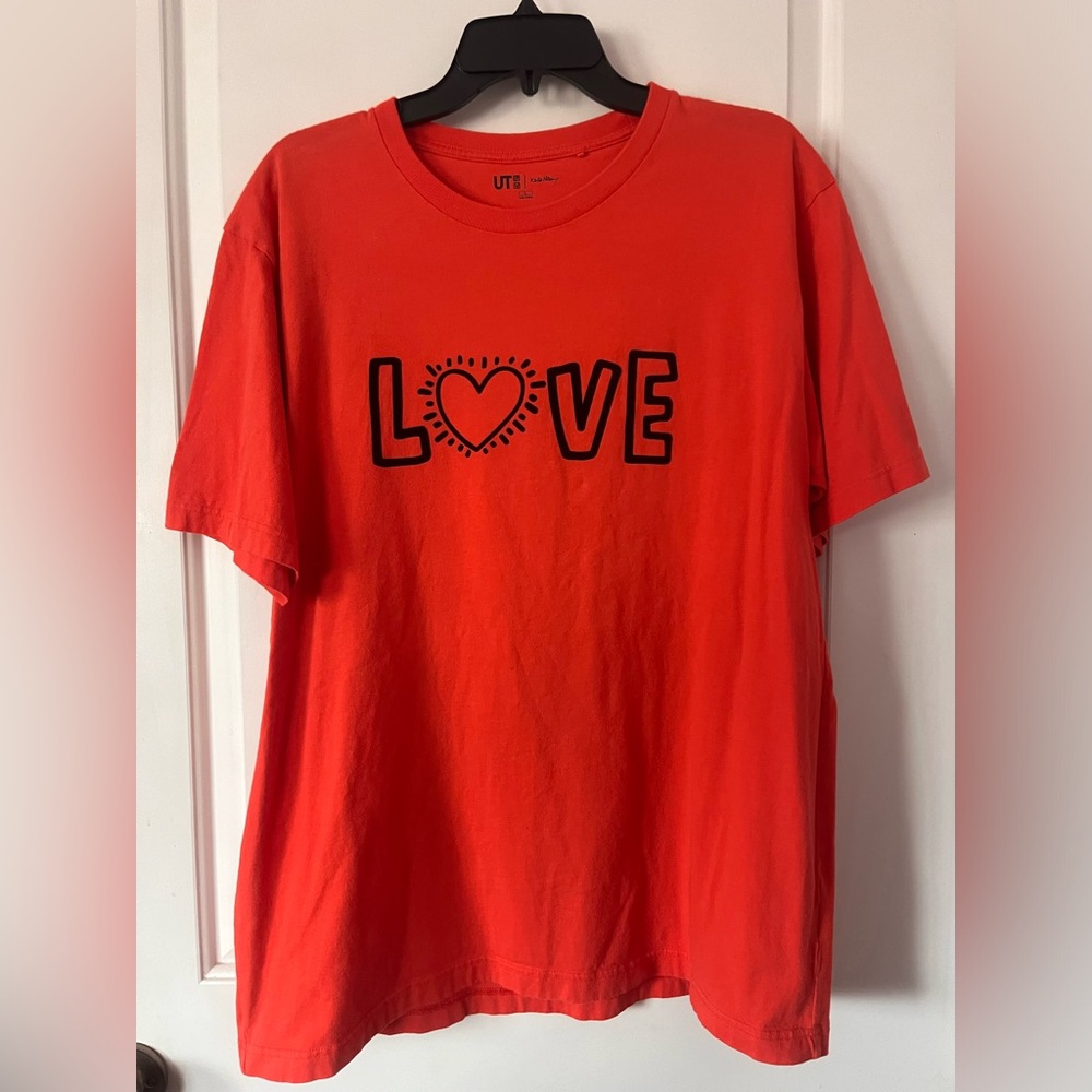 Keith Haring Uniqlo Red LOVE art Graphic Short Sleeve Tee - Large